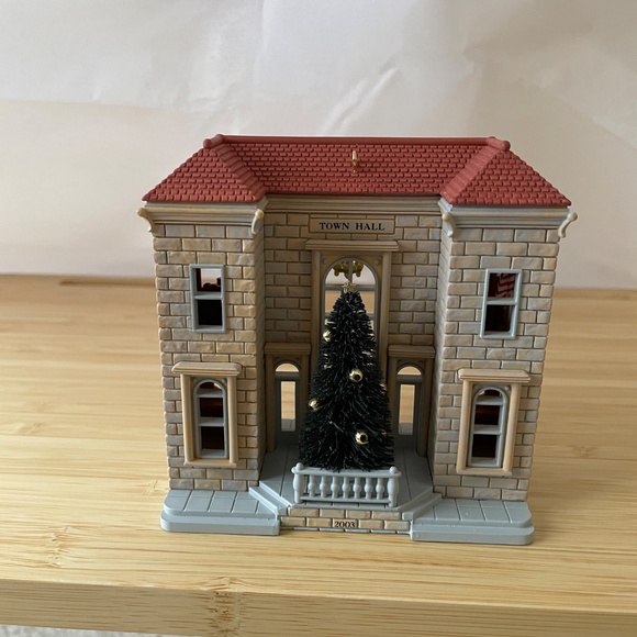 Lot 5 Hallmark Ornaments Nostalgic Houses & Shops 2002-2005 NIB Special Annivers - Picture 7 of 7